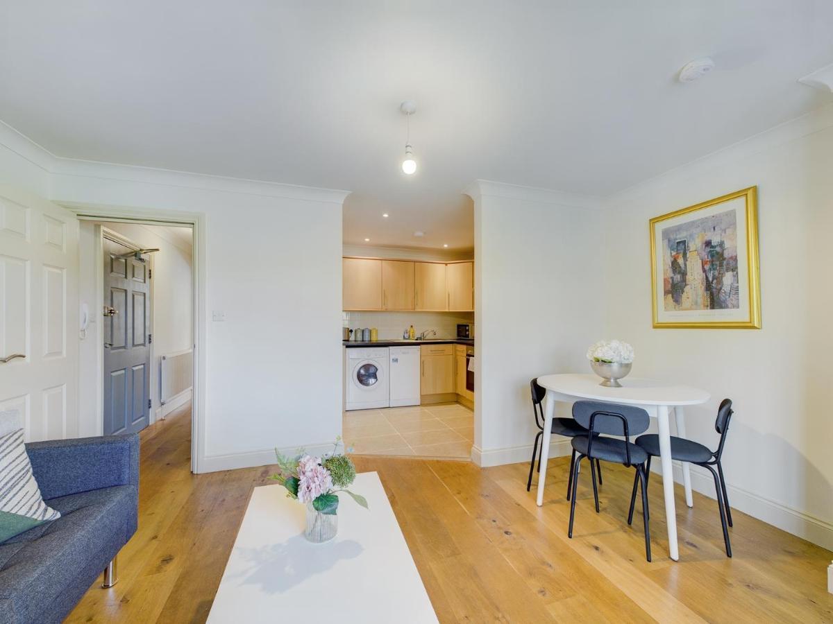 Duplex Redhill Town Centre Apt By Livingo Stays Exteriér fotografie