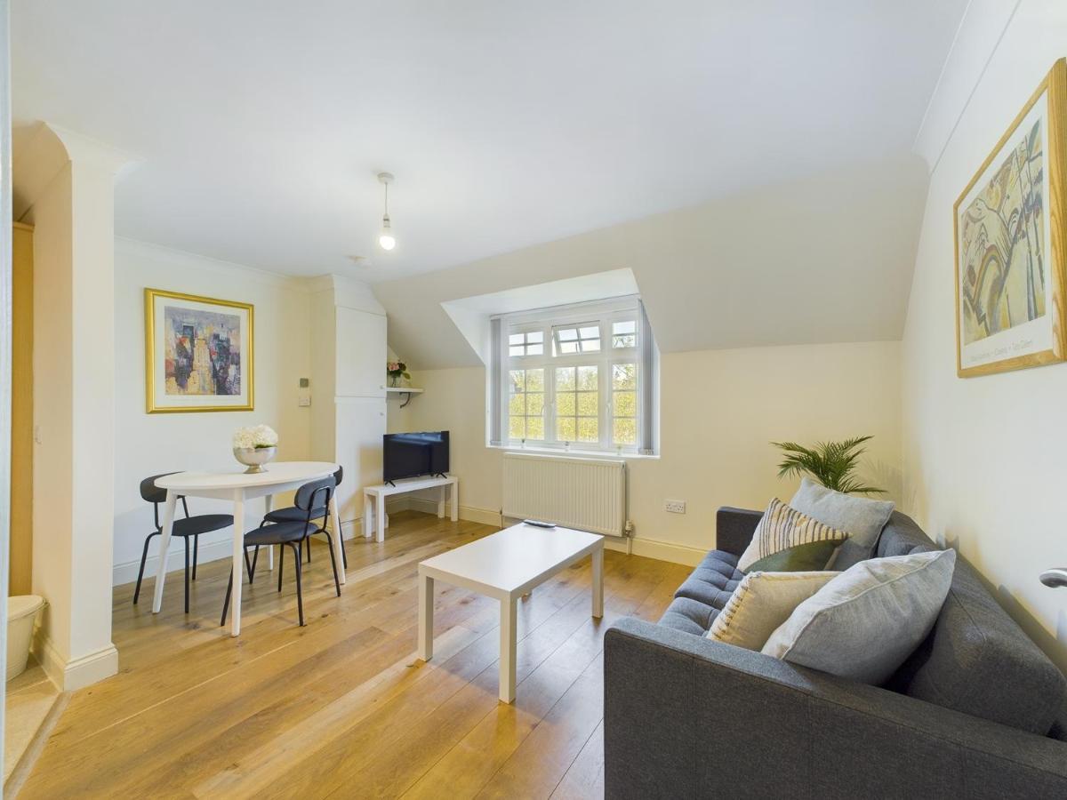 Duplex Redhill Town Centre Apt By Livingo Stays Exteriér fotografie